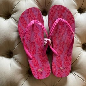 Vineyard vines flip flops, brand new, never worn